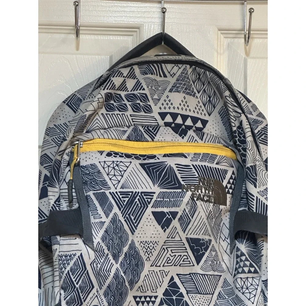 North Face Back Pack‎